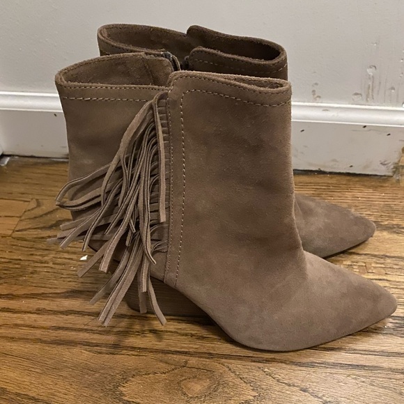 Isola Antonella suede fringe wedge heel booties - Picture 2 of 4